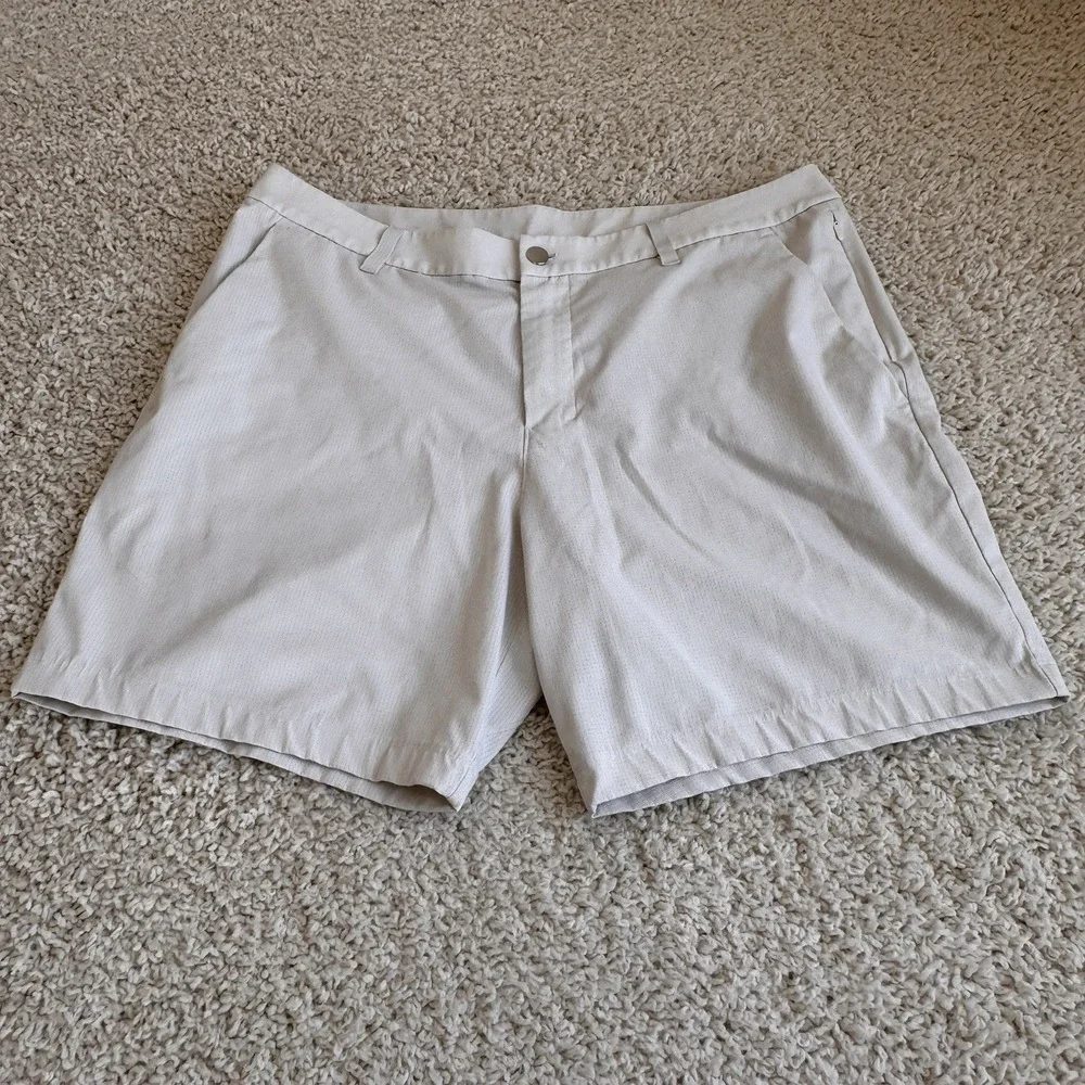 Lululemon Men's Commission Golf Shorts 36 Beige Performance Stretch Casual
